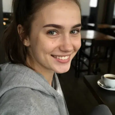Стефания, 22